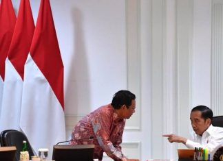 Breaking News: Presiden Jokowi Tunjuk Mahfud MD Sebagai Plt. Menkominfo